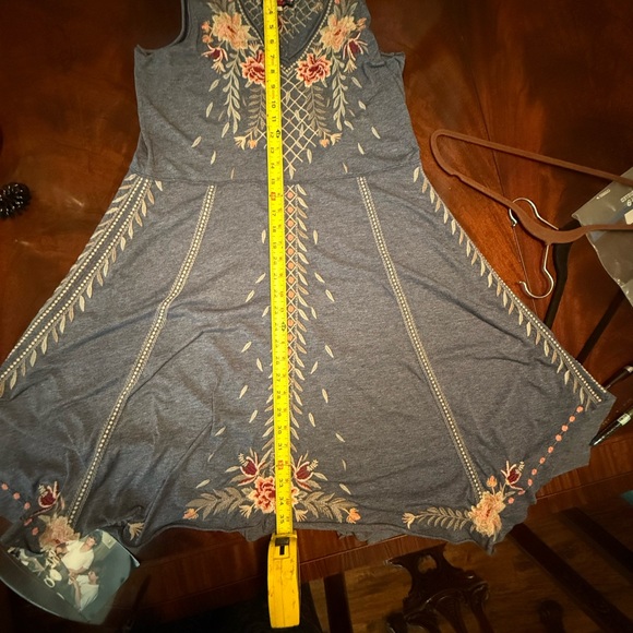 Great Johnny Was dress with beautiful embroidery - Picture 4 of 5